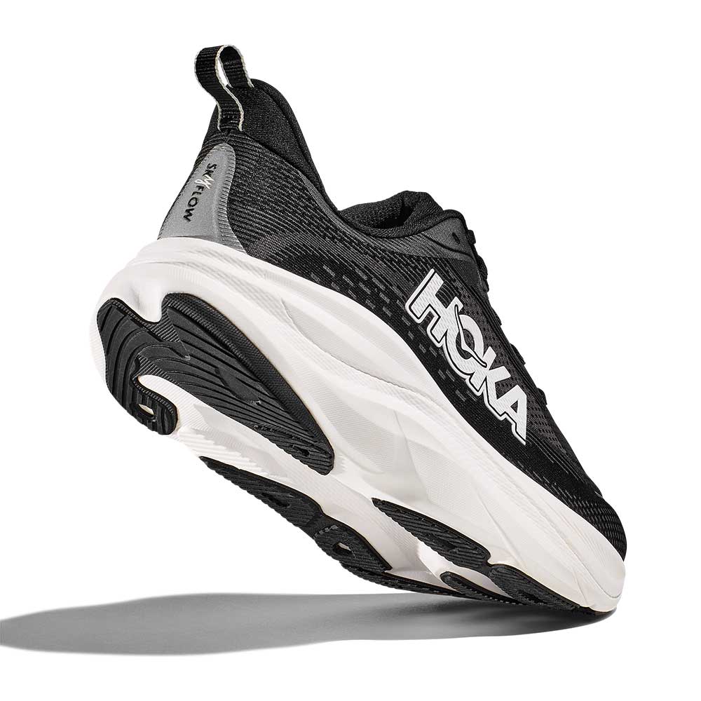 Men's Skyflow Running Shoe - Black/White - Regular (D) - Image 5